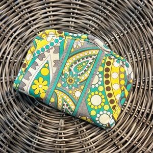 VERA BRADLEY  small magnetic closure card wallet NWOT